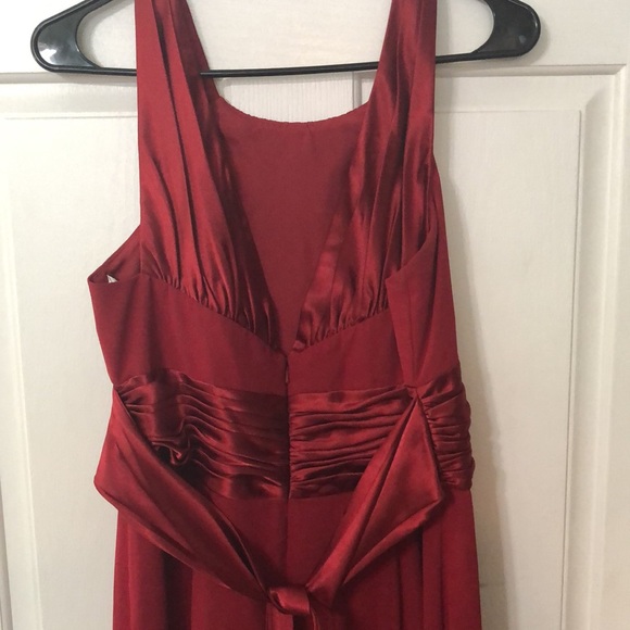 David’s Bridal Bridesmaid Dress (wore once) - Picture 4 of 5